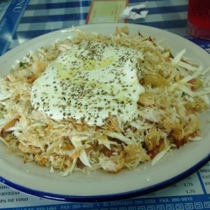 ladopsomo de pollo con satziki