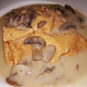 Crepes de Pollo, hongos y queso