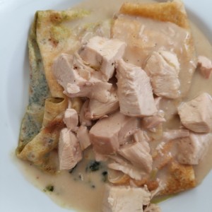 crepes de pollo y espinacas