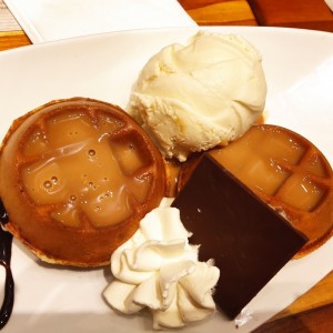 mini waffles con arequipe