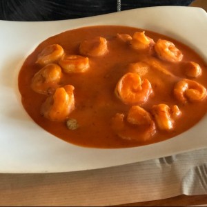 crepes de camaron con salsa de la casa