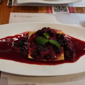 Crepe de frutos del bosque con queso