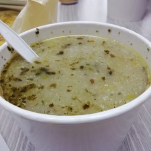 sopa de pollo