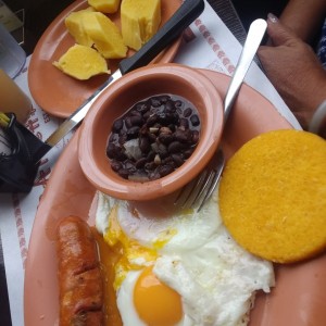 desayuno especial trapiche y bollo