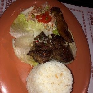 Filete de res con arroz