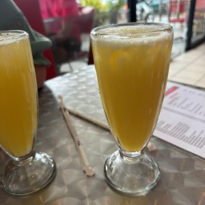 Jugo de naranja natural
