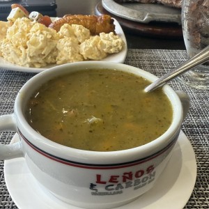 sopa de pollo