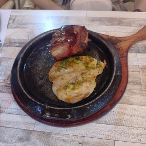 Costilla y pollo