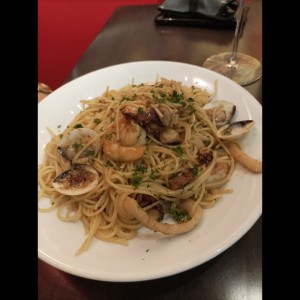 spaguetini con mariscos