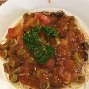 spaguetini a la puttanesca