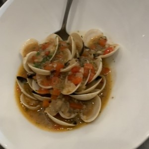 Antipasto - Almejas al Ajillo