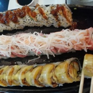 Rollos Especiales - Ceviche roll, sacura y tropical