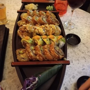 Barco con lava roll, toriniku y canalero