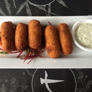 Entradas Calientes - Croqueta de cangrejo