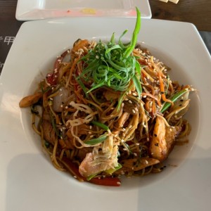 Mixto (Pollo, filete y langostinos)