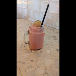 limonada de frutos rojos