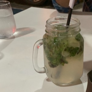 mojito con hierva buena