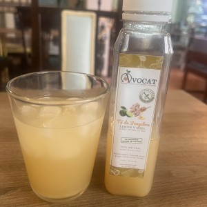 Jugo de limón, jengibre y miel 