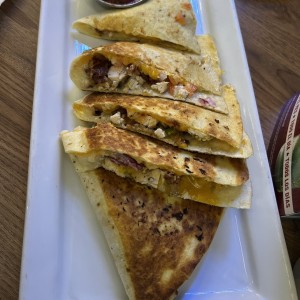 Appetizers - GRILLED CHICKEN QUESADILLAS