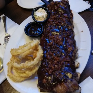 Rack de costillas con salsa bacon