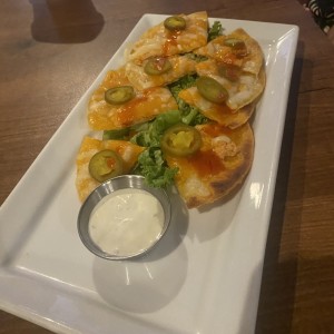 Buffalo chicken tostado nachos