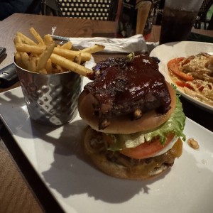 DUELLING BBQ BIG AF BURGER