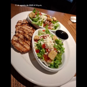 FRIDAYS SIGNATURE WHISKEY-GLAZED CHICKEN