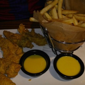 Chickens finger con papitas