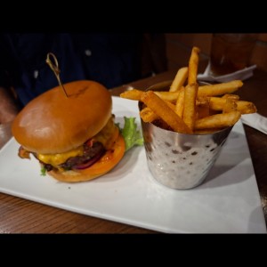 Burgers - CHEESEBURGER