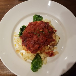 peperoni con pollo y pasta con Queso.