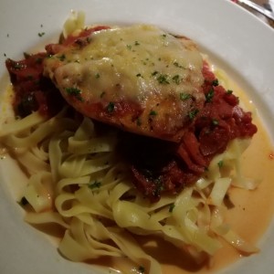 Pasta de pollo y peperoni