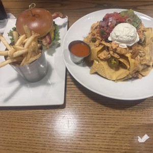 Appetizers - ULTIMATE CHICKEN NACHOS