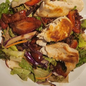 Ensadala de stranberry con pollo