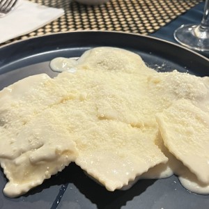 Ravioli de Carne en Salsa blanca