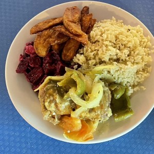 Arroz ensalada de feria pollo