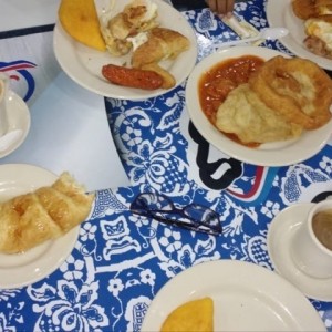 Empanadas tortillas chorizo hojaldre salchicha