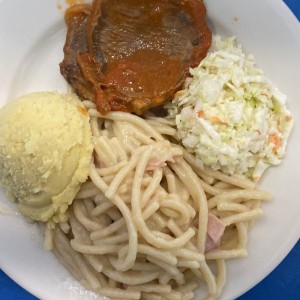 Pasta pute y ensalada