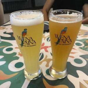 Cervezas artesanales, la traviesa y lager.