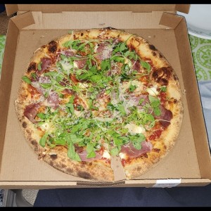 pizza especila Katane