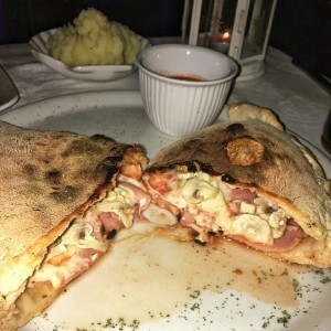 Pizzas - Calzone napoli