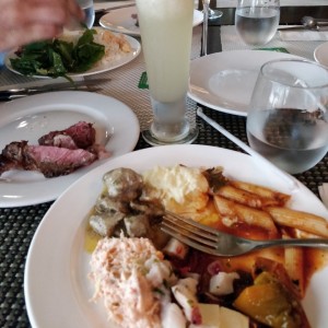 Buffet con limonada