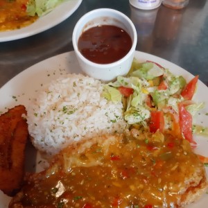 comida de pescado al ajillo
