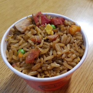 Arroz de vegetales y puerco