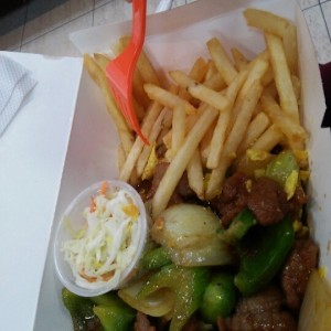 Bistec picado con papas fritas