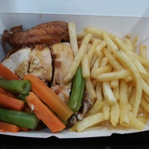 Pollo asado con papas fritas