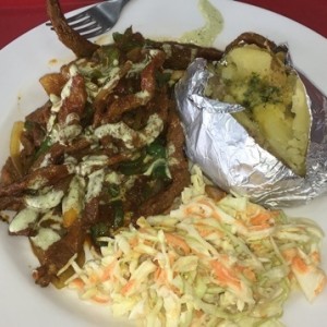 bisteck picado con papas y ensalada