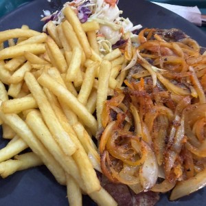 Bistec Encebollado