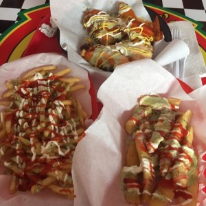 pollo con papas y yuca