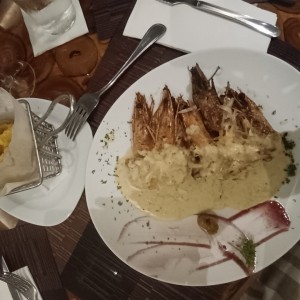 Langostinos en salsa de queso 