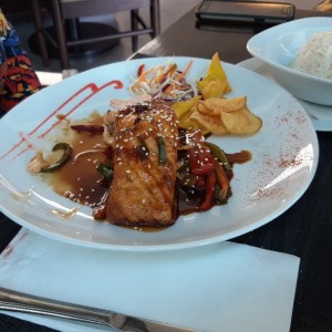 salmon  en salsa teriyaki